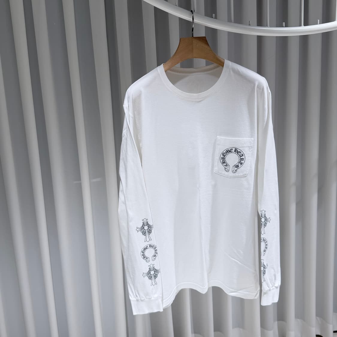 (A+급/XL) / 크롬하츠 T바 크로스 말발굽 롱슬리브 화이트 상품이미지3