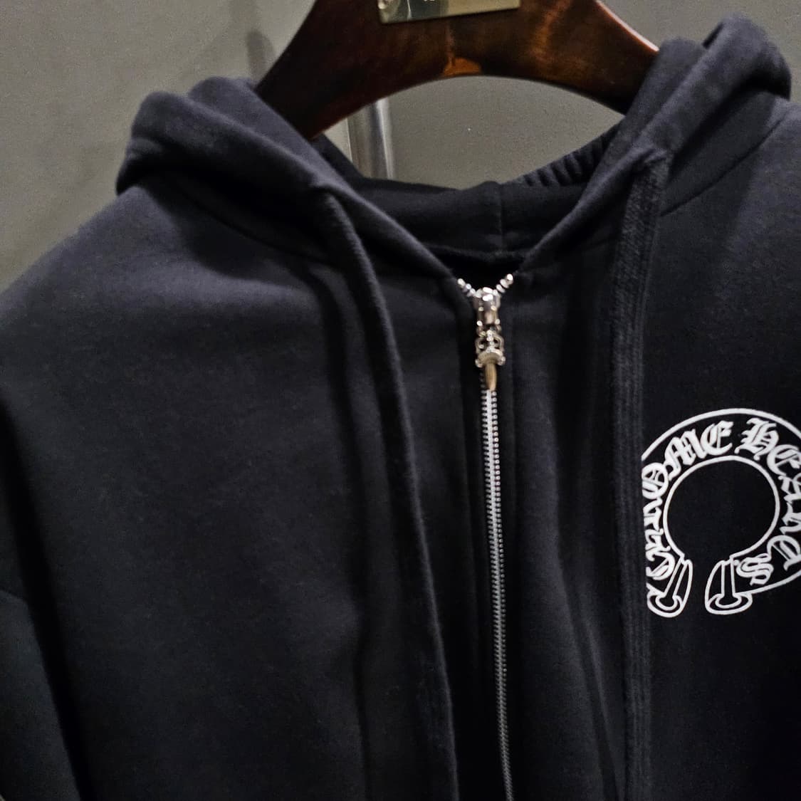 크롬하츠 홀스슈 플로랄 플리스 집업 후드 블랙 상품이미지4