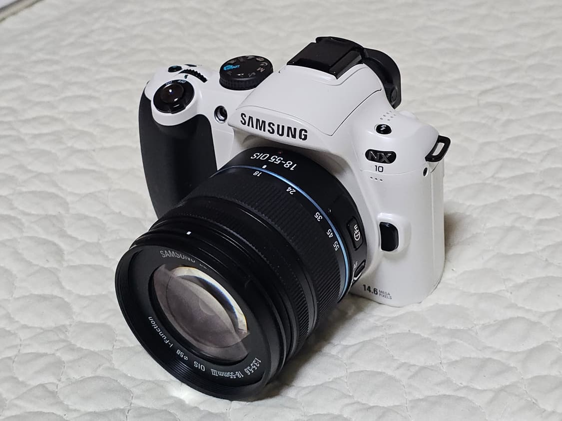 삼성 NX10 미러리스 카메라 화이트 박스 세트 상품이미지4