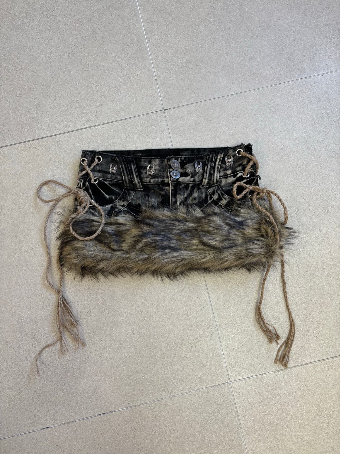 아일렛 워싱 퍼 스커트 상품이미지1