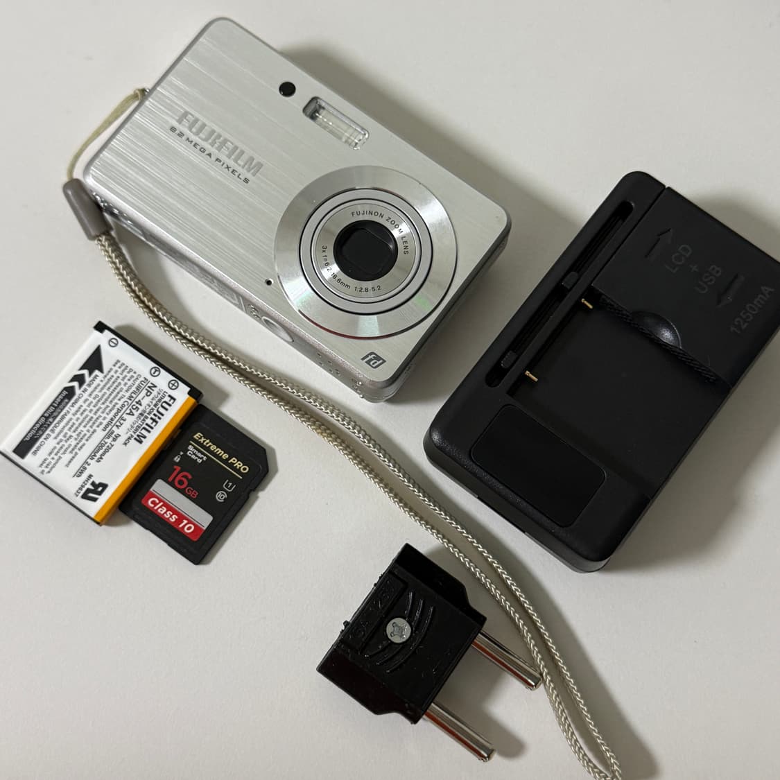 후지필름 파인픽스 J15 빈티지 디카 디지털카메라 실버 상품이미지1