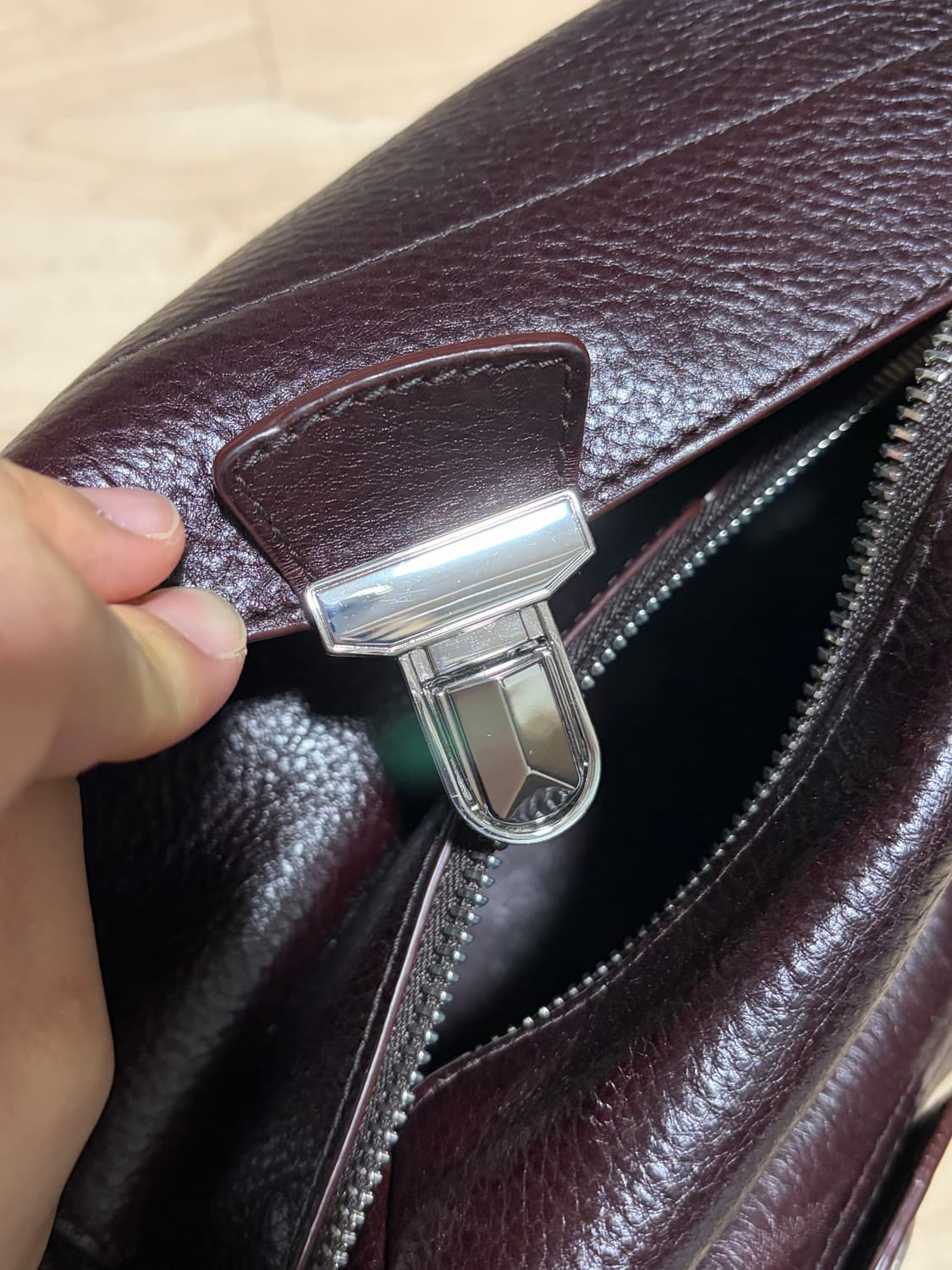 르메르 기어백 미디움 다크 에그플랜트 상품이미지3