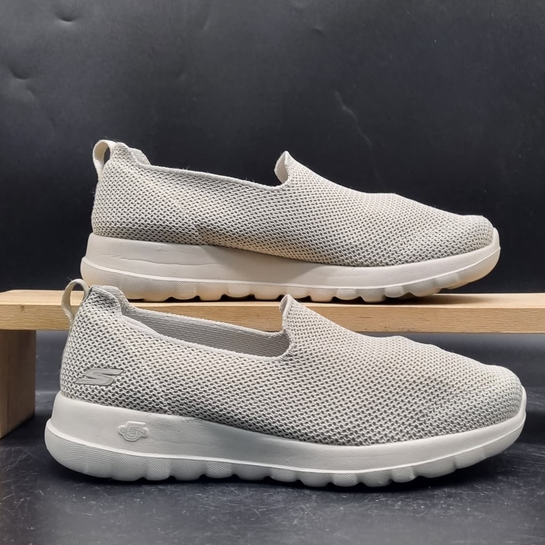 스케쳐스 고워크 조이 여성슬립온240  상품이미지1