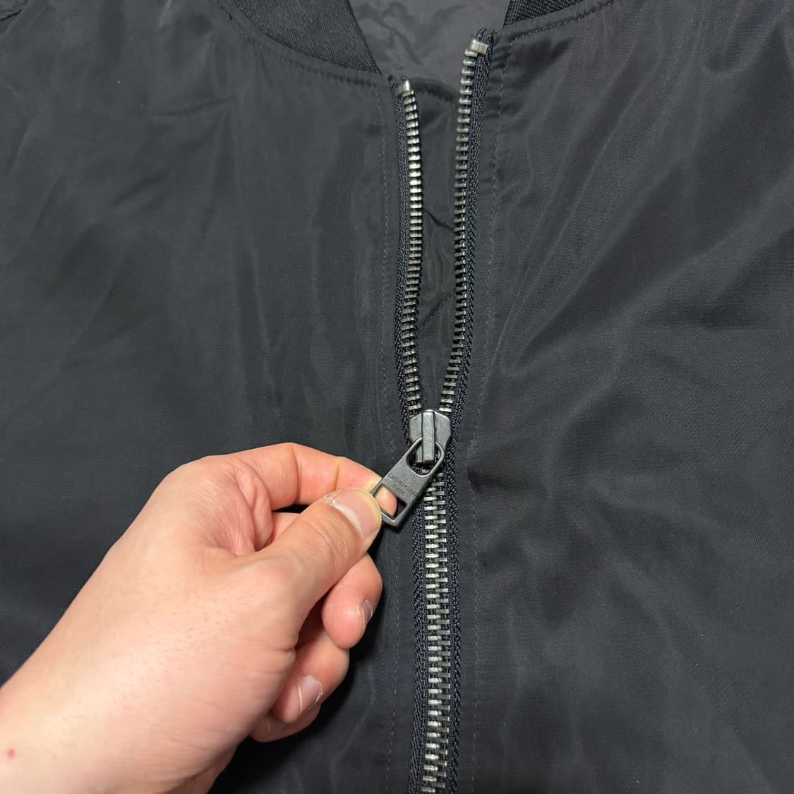 캘빈클라인 진 빅로고 봄버 자켓 상품이미지3