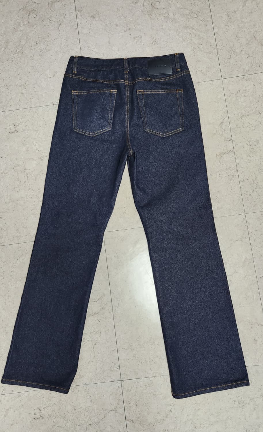 오더아카이브 세미 플레어진 팝니다. 상품이미지2