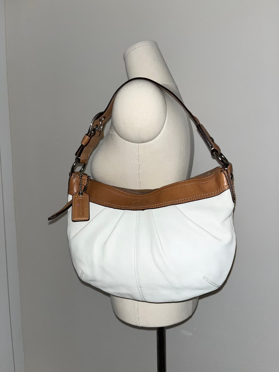 🎉SALE🎉 COACH White shoulder bag 상품이미지2