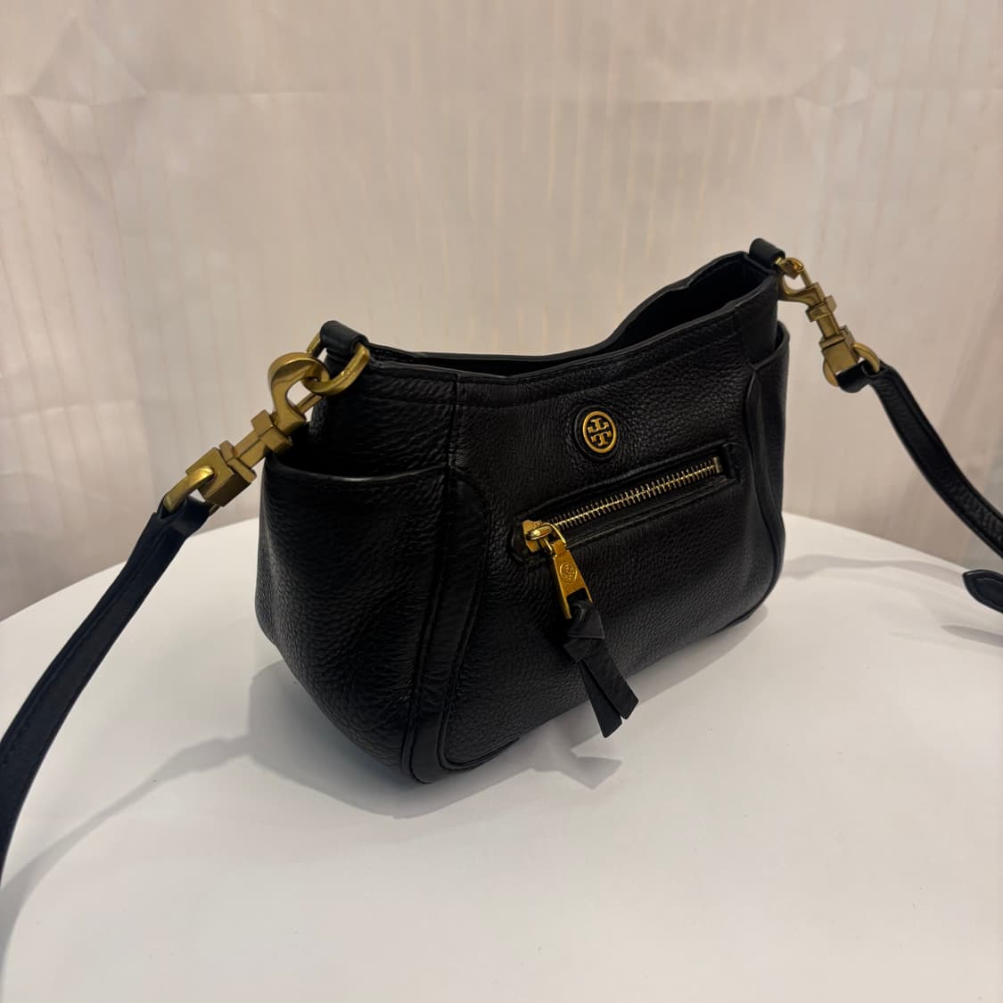 정품 토리버치 가죽 크로스백     상품이미지4