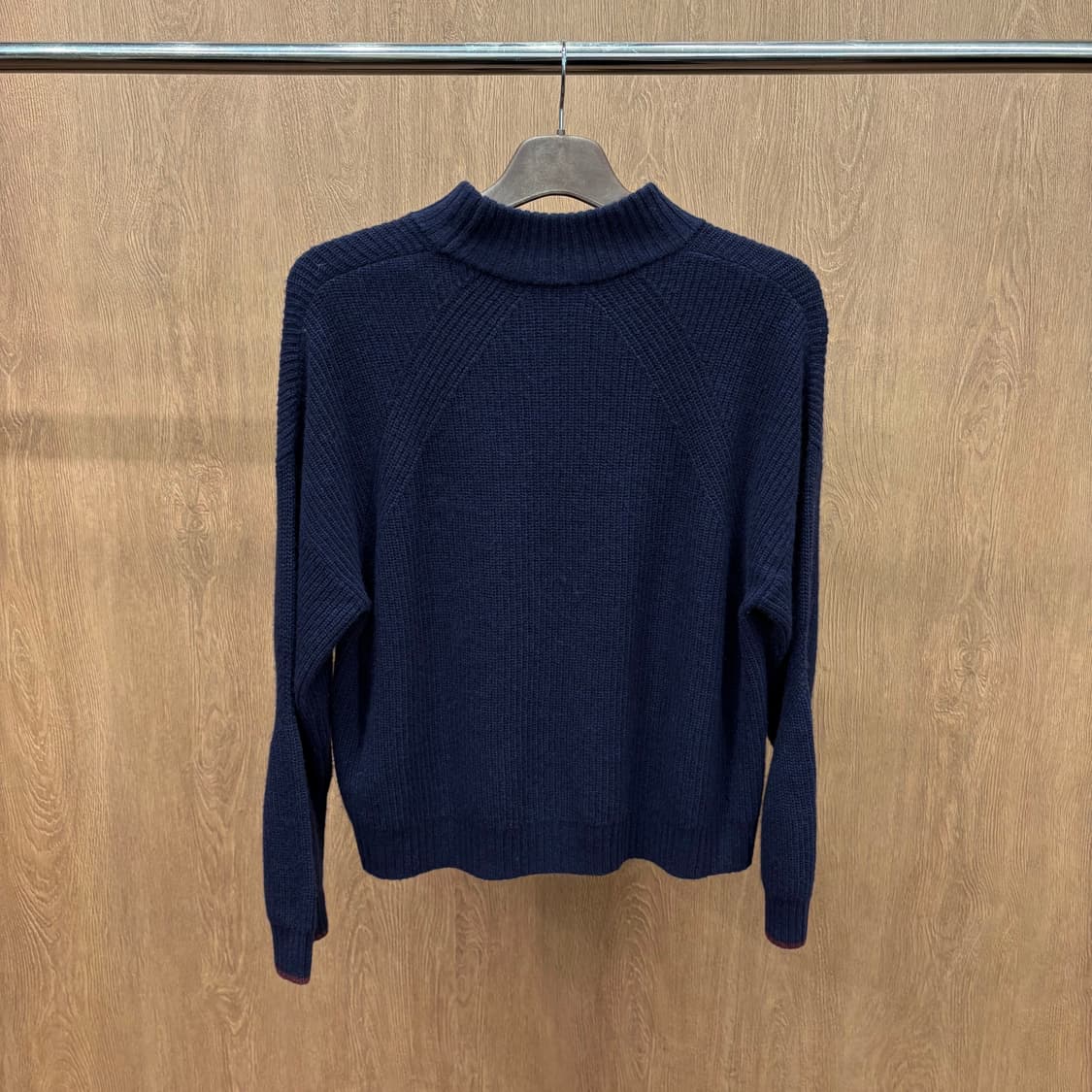 폴스미스 울 하프넥 긴팔 니트 무지 디테일 레귤러핏 퍼플 상품이미지3