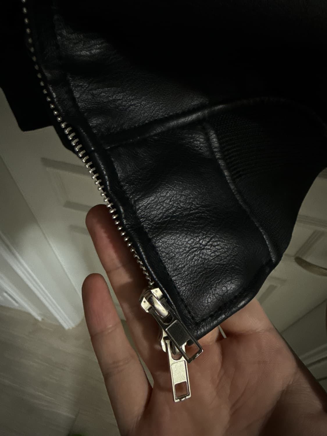 (깡스타일)로버스트포 레더 푸퍼 자켓 xl (택있음) 상품이미지4