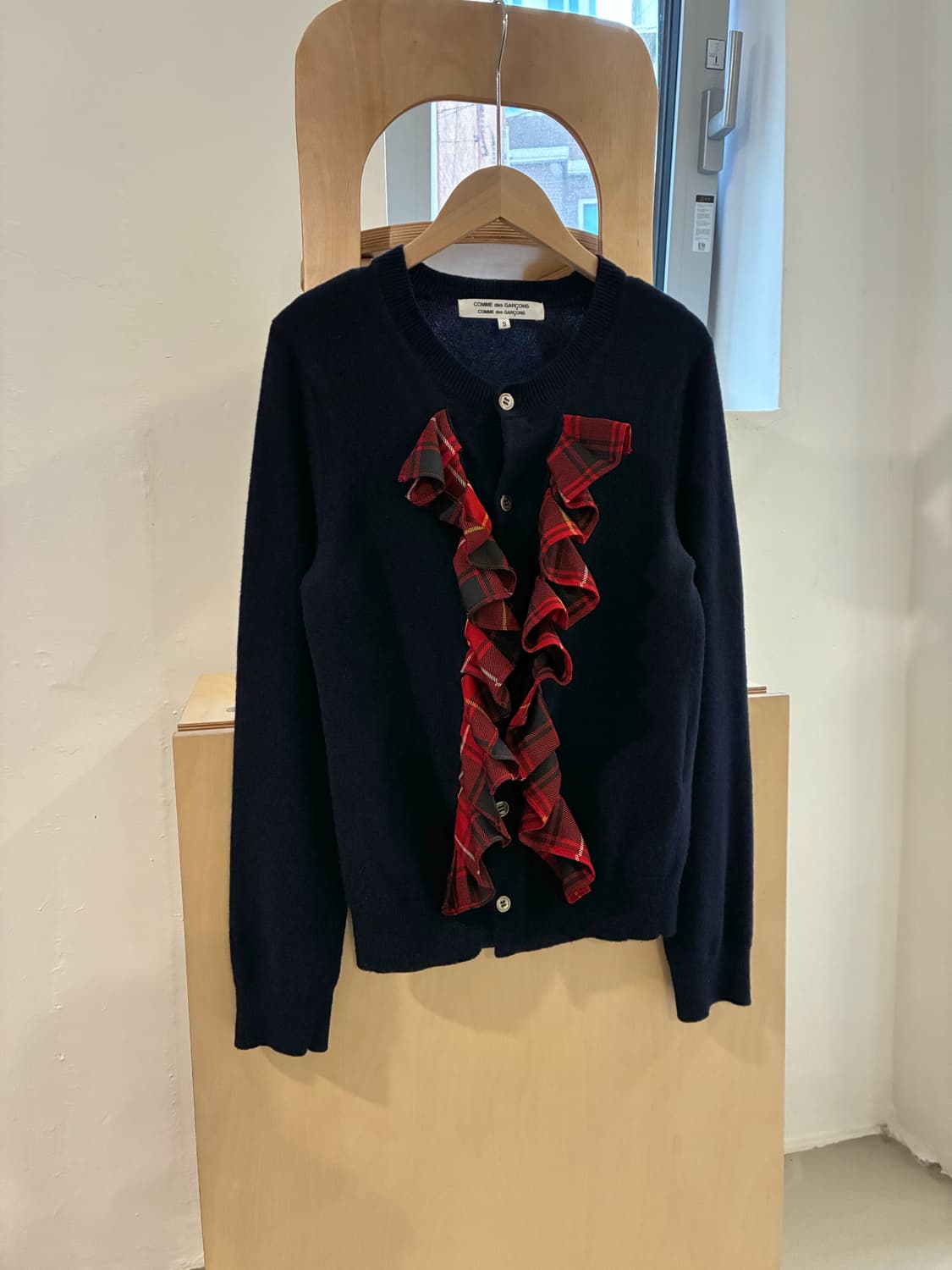 꼼데가르송 프릴 가디건 상품이미지1