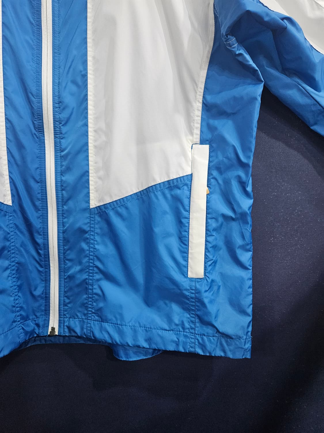 노스페이스 자수로고 화이트 투톤 남성 105 바람막이 자켓  상품이미지6