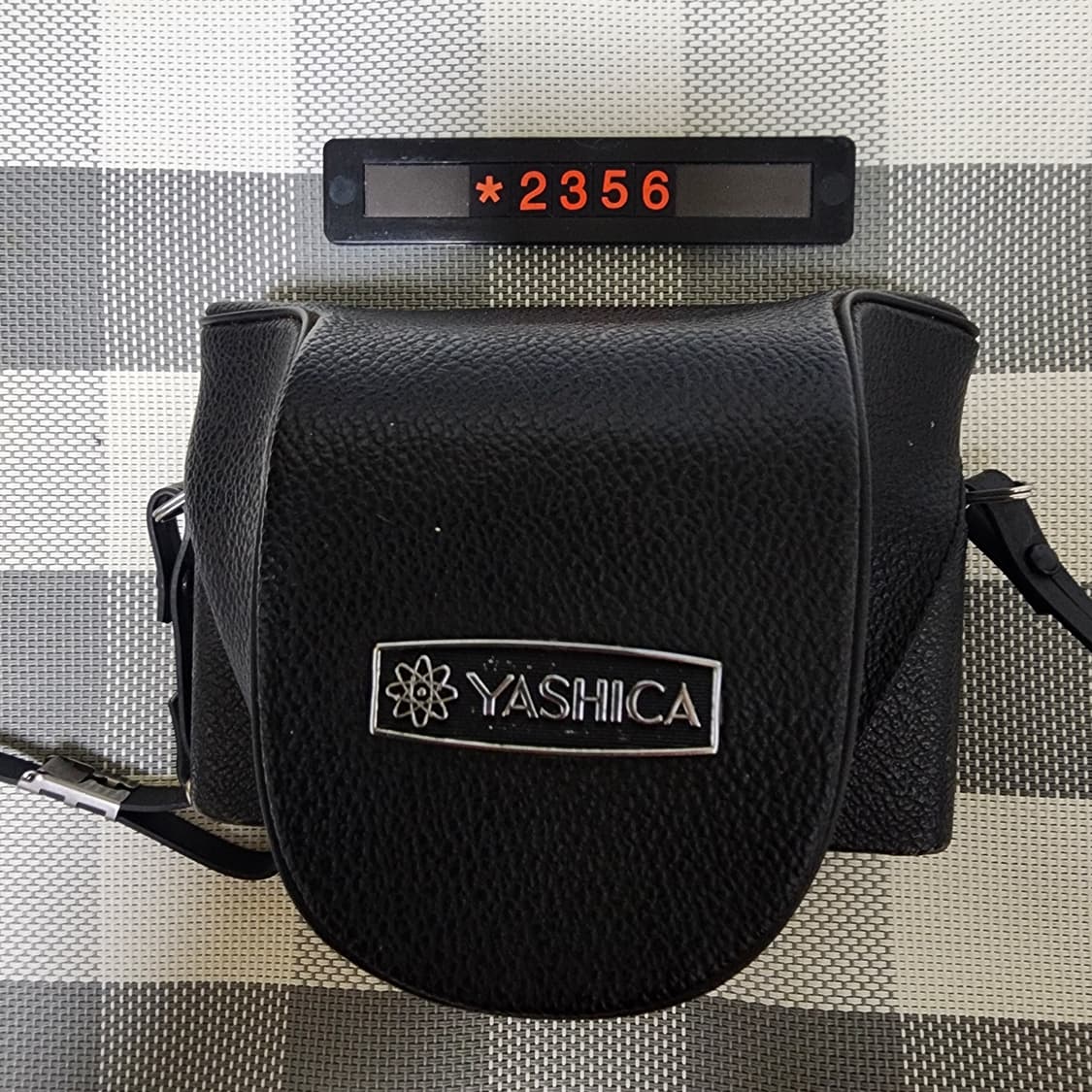 야시카 일렉트로 35 gsn 필름카메라 실버바디 케이스포함 상품이미지6