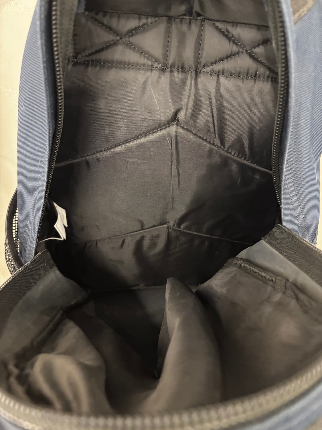 칼하트 WIP 킥플립 백팩 블루 상품이미지3