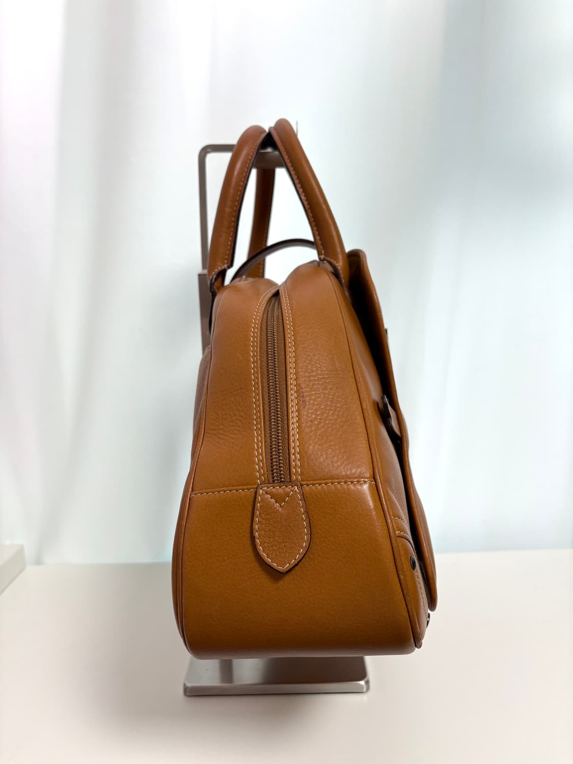 디올 새들 볼러백 카멜 상품이미지8