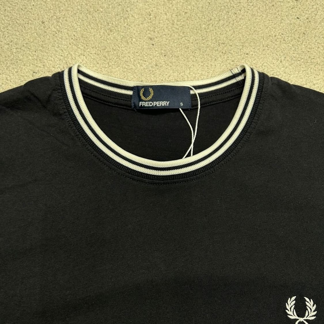 FRED PERRY 트윈텀 네이비 반팔 S 상품이미지5