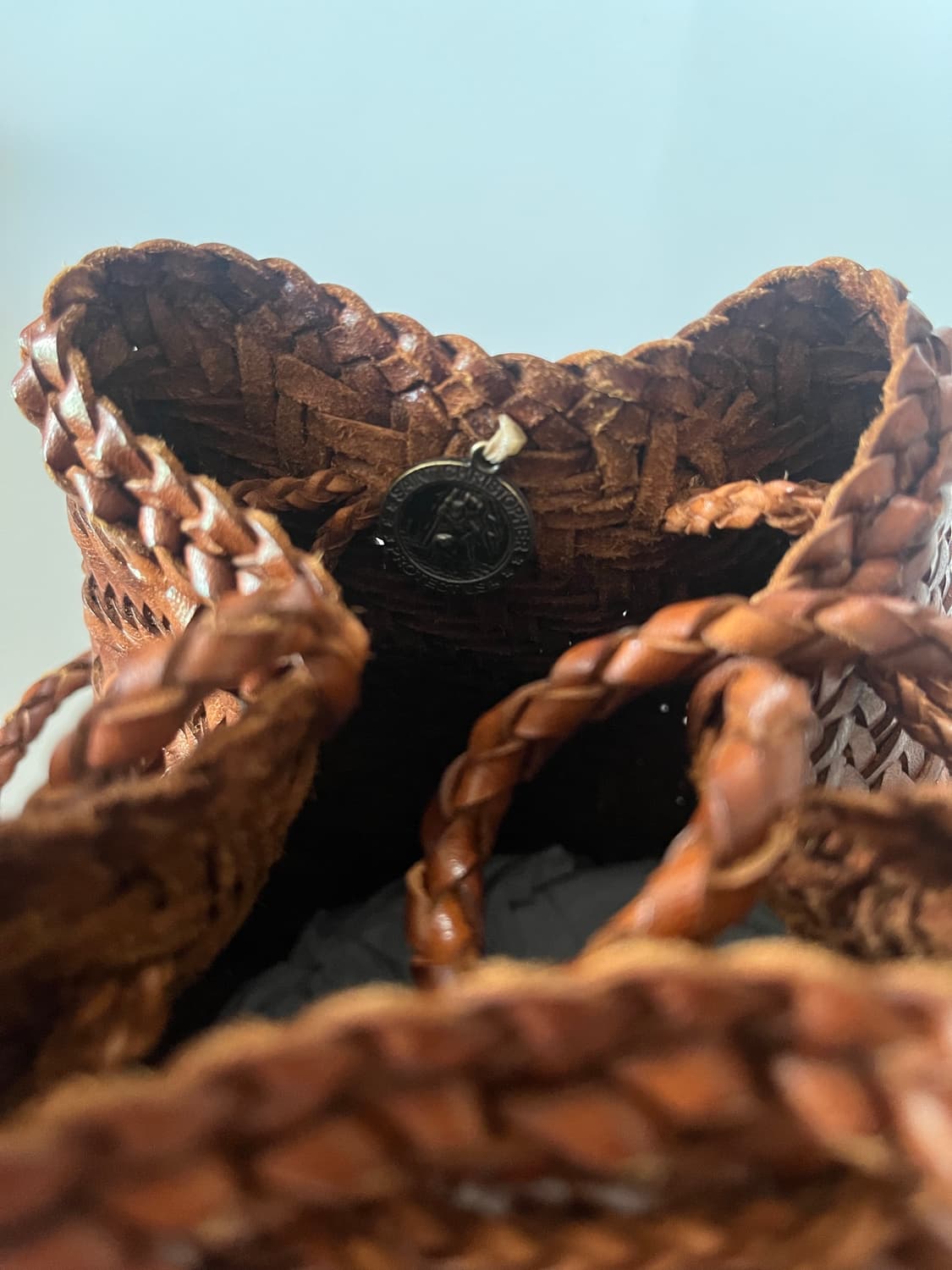 드래곤디퓨전 폼폼 더블 점프 버킷백 Tan 상품이미지4