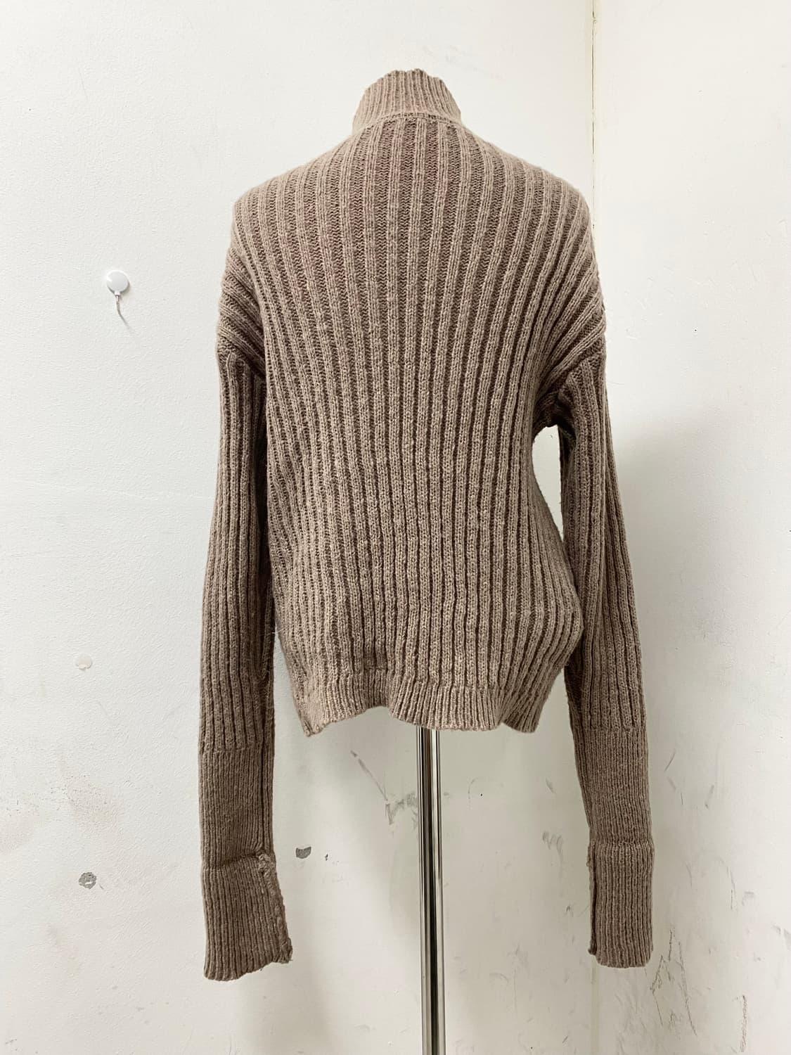diagonal Button Detail Knit Sleeve 상품이미지9