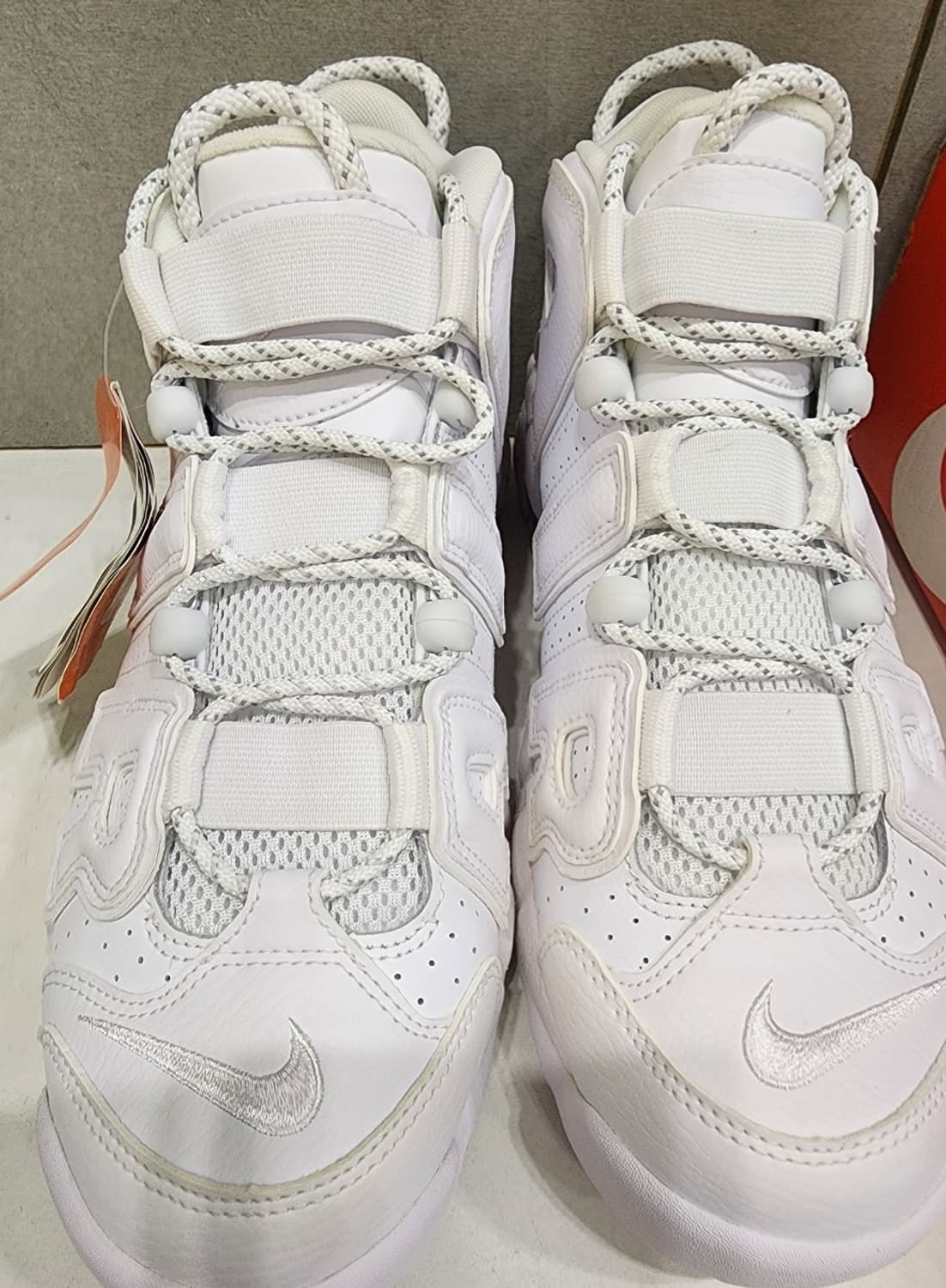 나이키 에어 모어 업템포96 상품이미지1