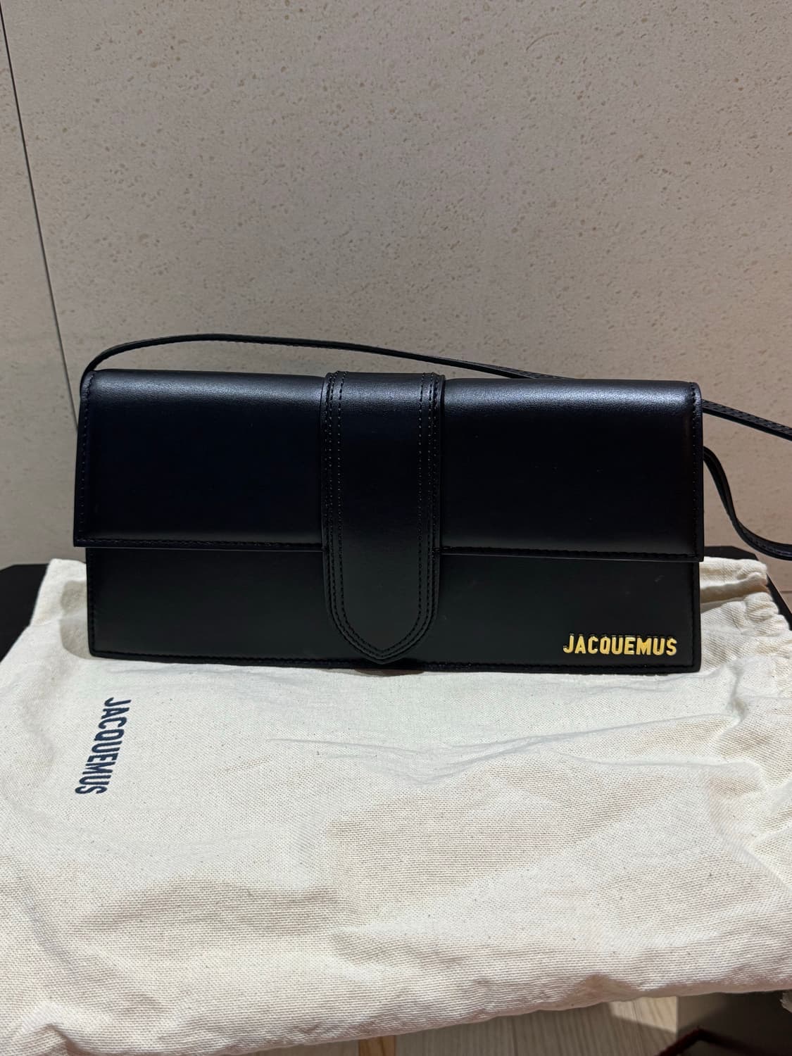 자크뮈스 르밤비노 블랙숄더백 상품이미지1