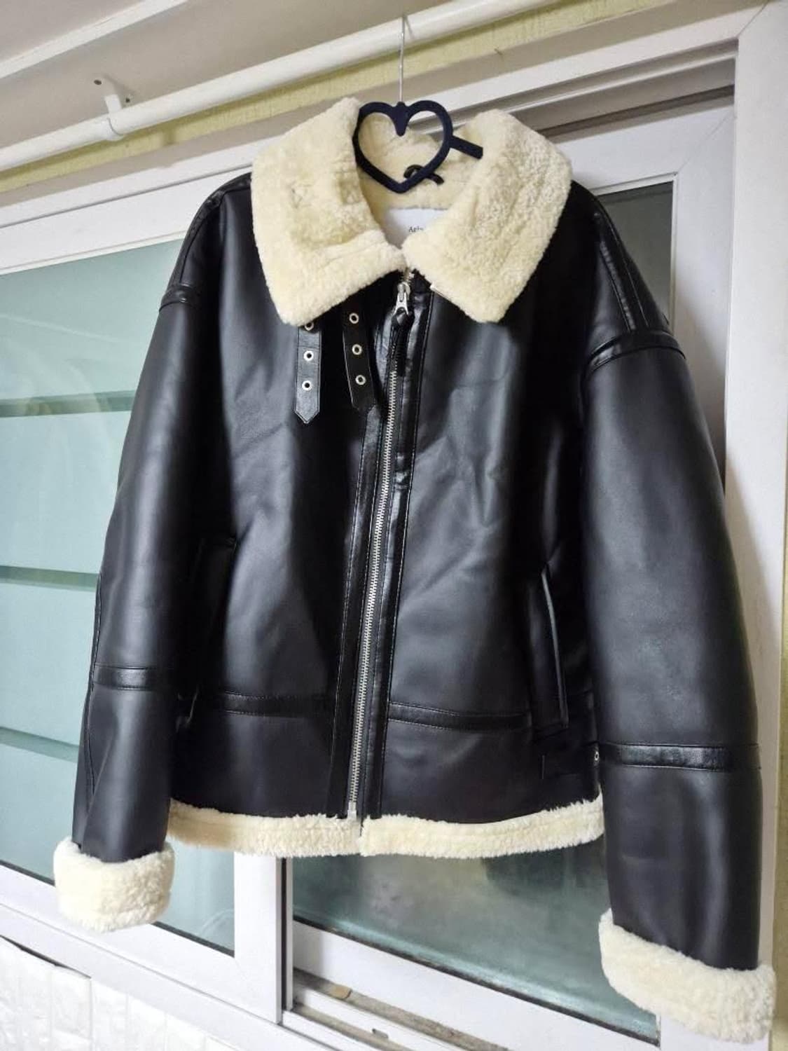 Agingccc 블랙 무스탕 자켓 L 상품이미지1