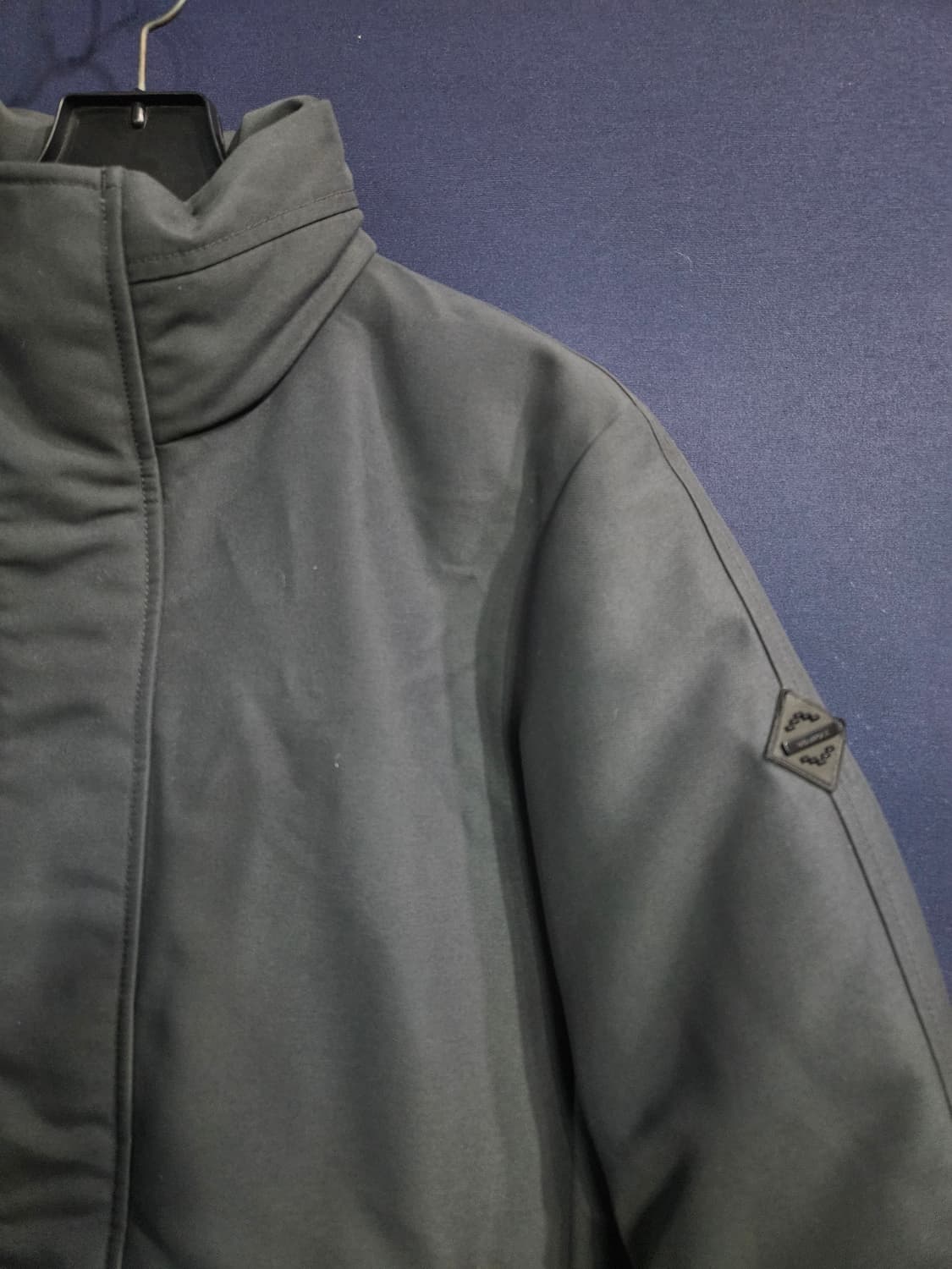 빈폴 다크그레이컬러 남성 100 구스다운 하프패딩 상품이미지4