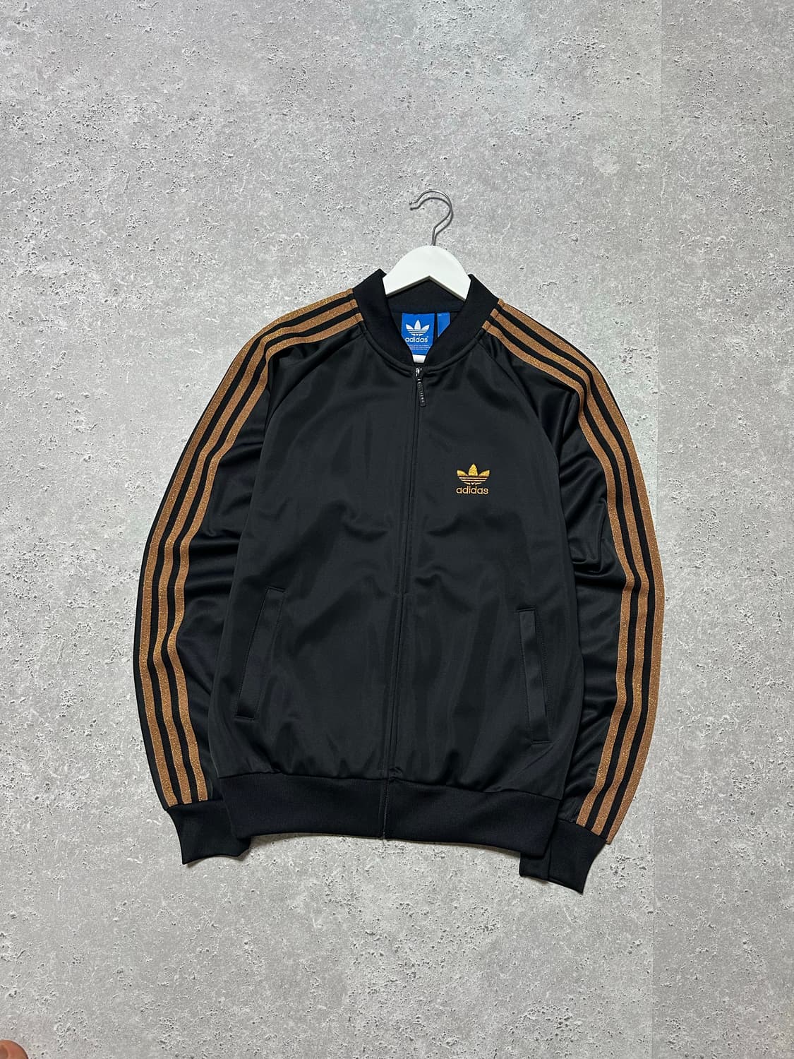 아디다스 니고 베어 블랙골드 트랙탑 상품이미지1