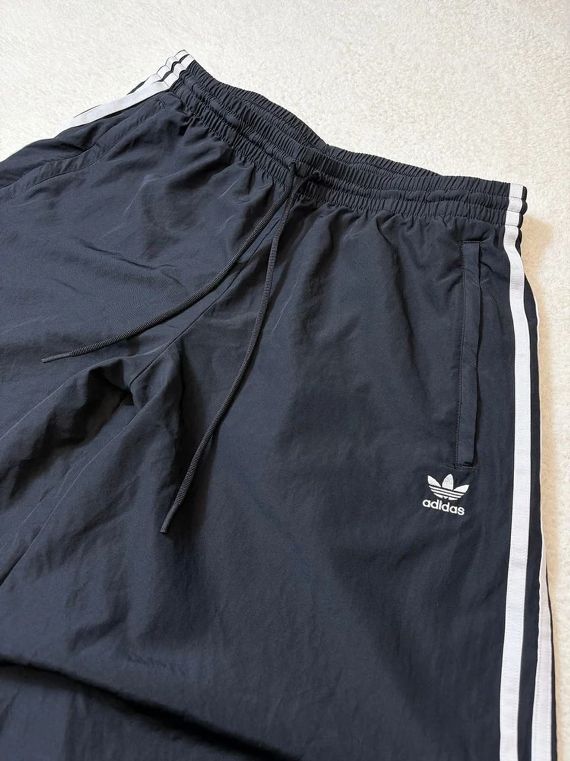아디다스 25ss 오버사이즈 퍼티그 트랙 팬츠 pn6156 상품이미지2