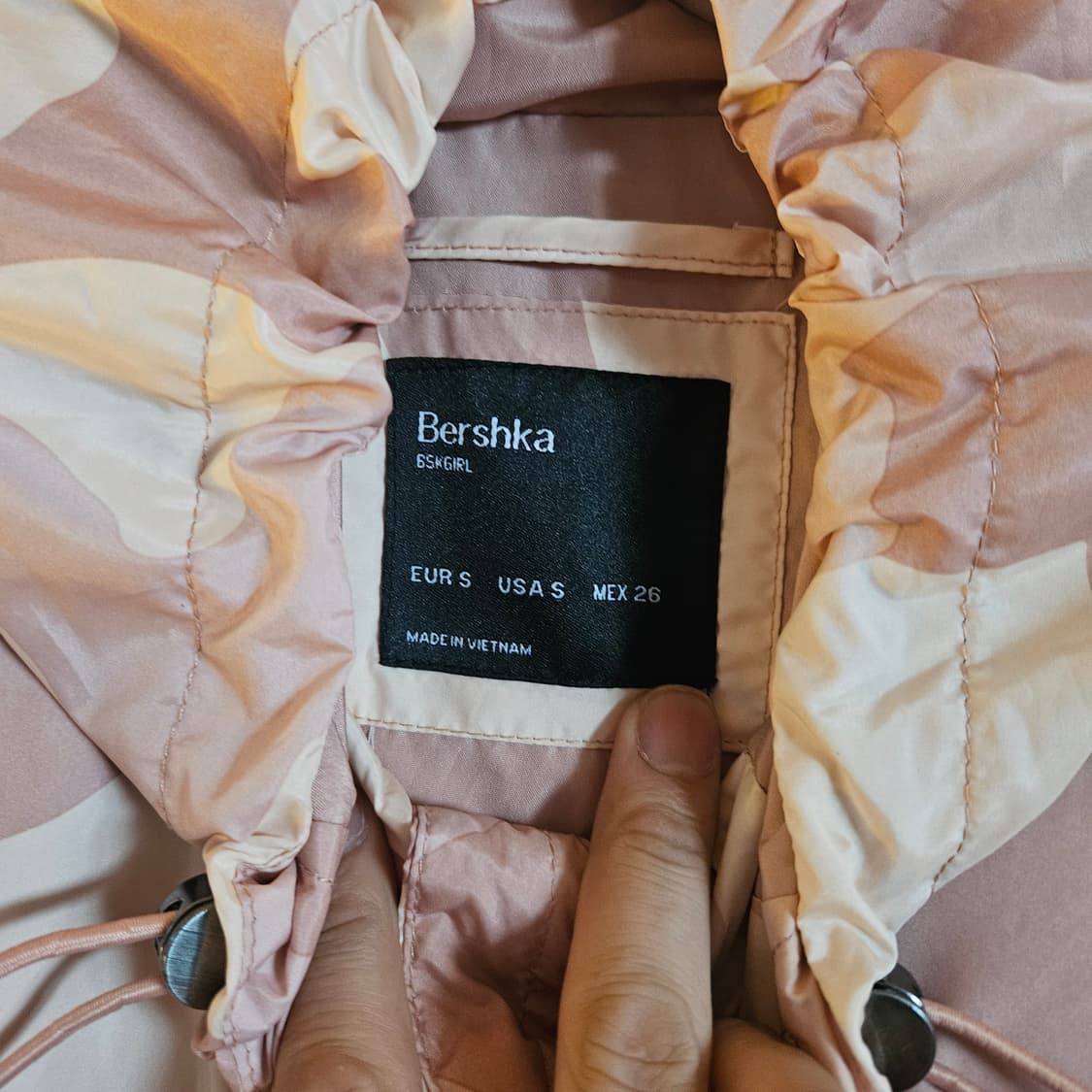 버쉬카(Bershka) 핑크 카모 경량 바람막이 자켓 S size 상품이미지6