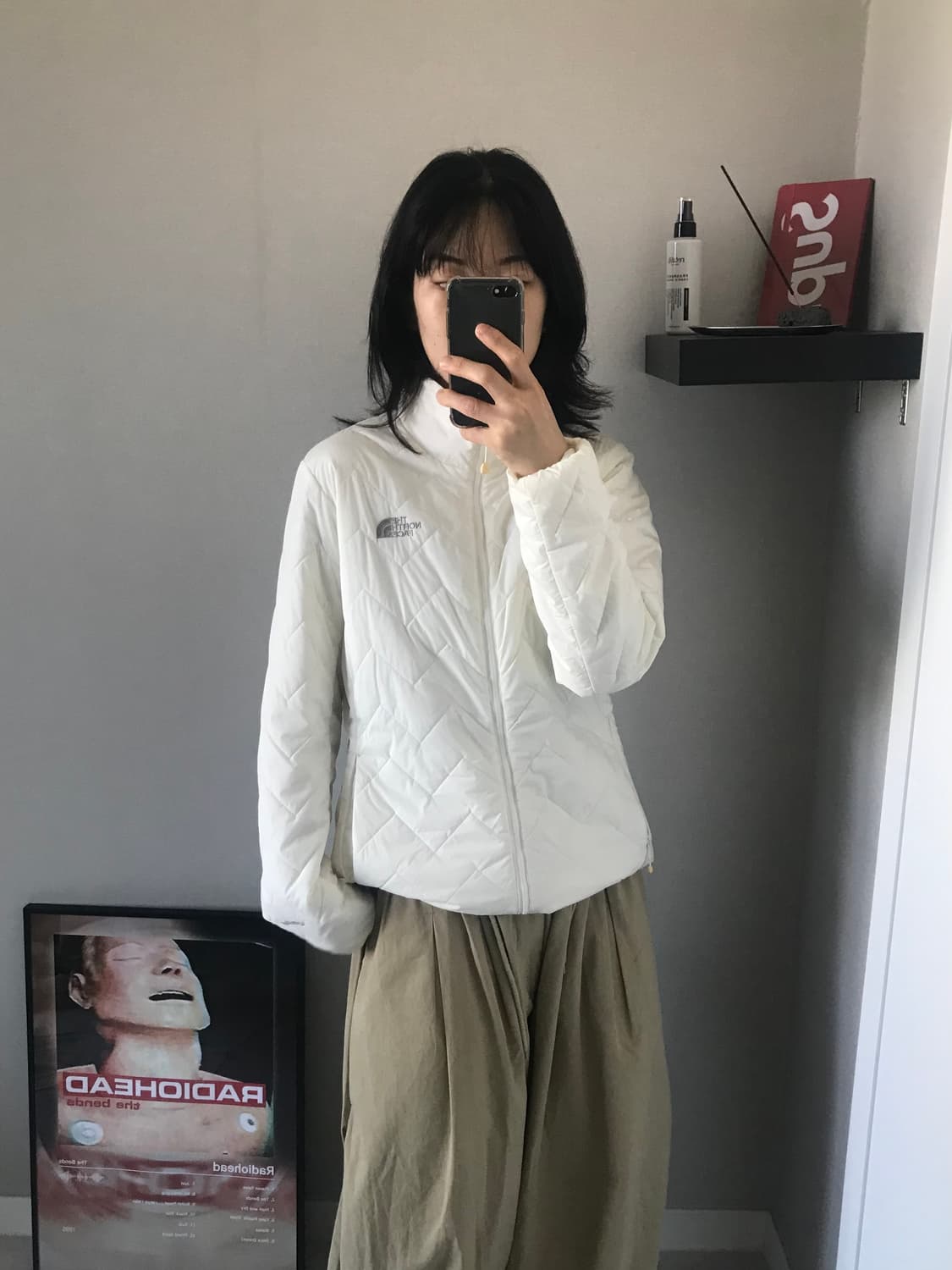 노스페이스 V-Motion 로고 화이트 경량 패딩 상품이미지3