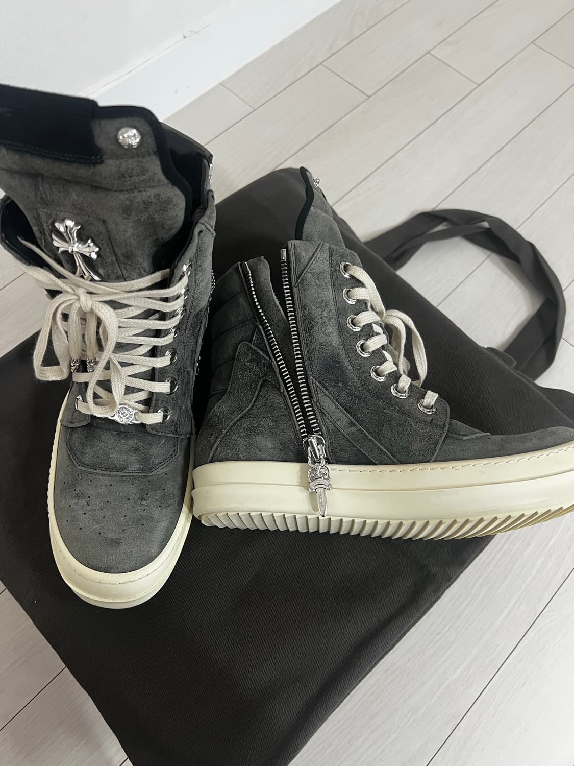 릭오웬 지오바스켓 크롬하츠 콜라보 스웨이드 사이즈 40.5 판매합니다 상품이미지4