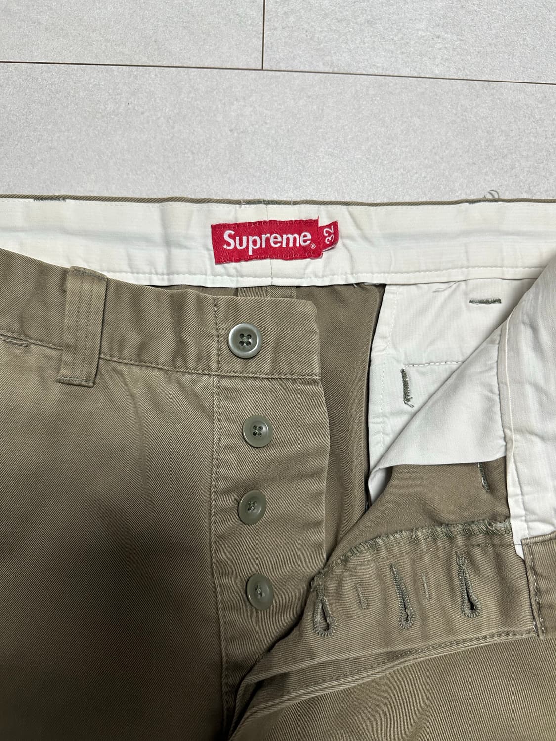 슈프림 핀업걸 치노팬츠 상품이미지2