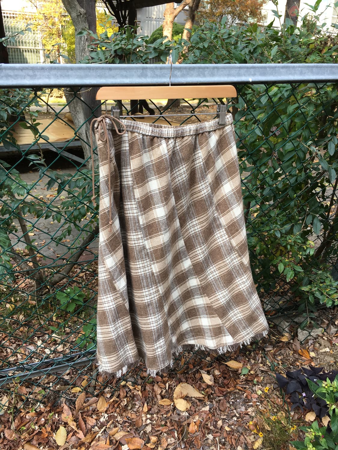 베이지 체크 울 스커트 상품이미지1