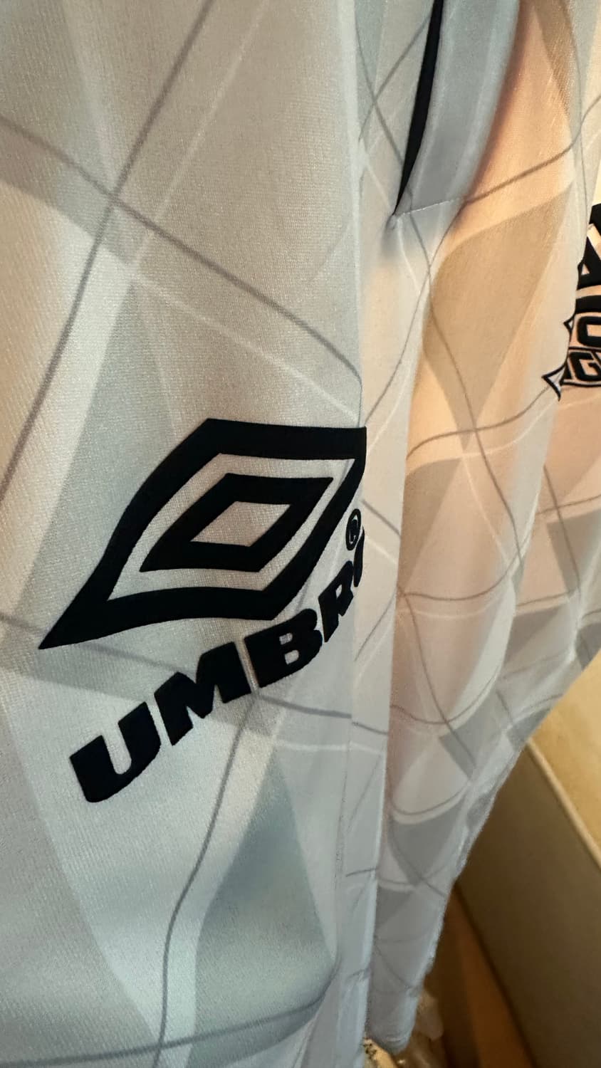 엄브로X에리즈 축구저지  상품이미지4