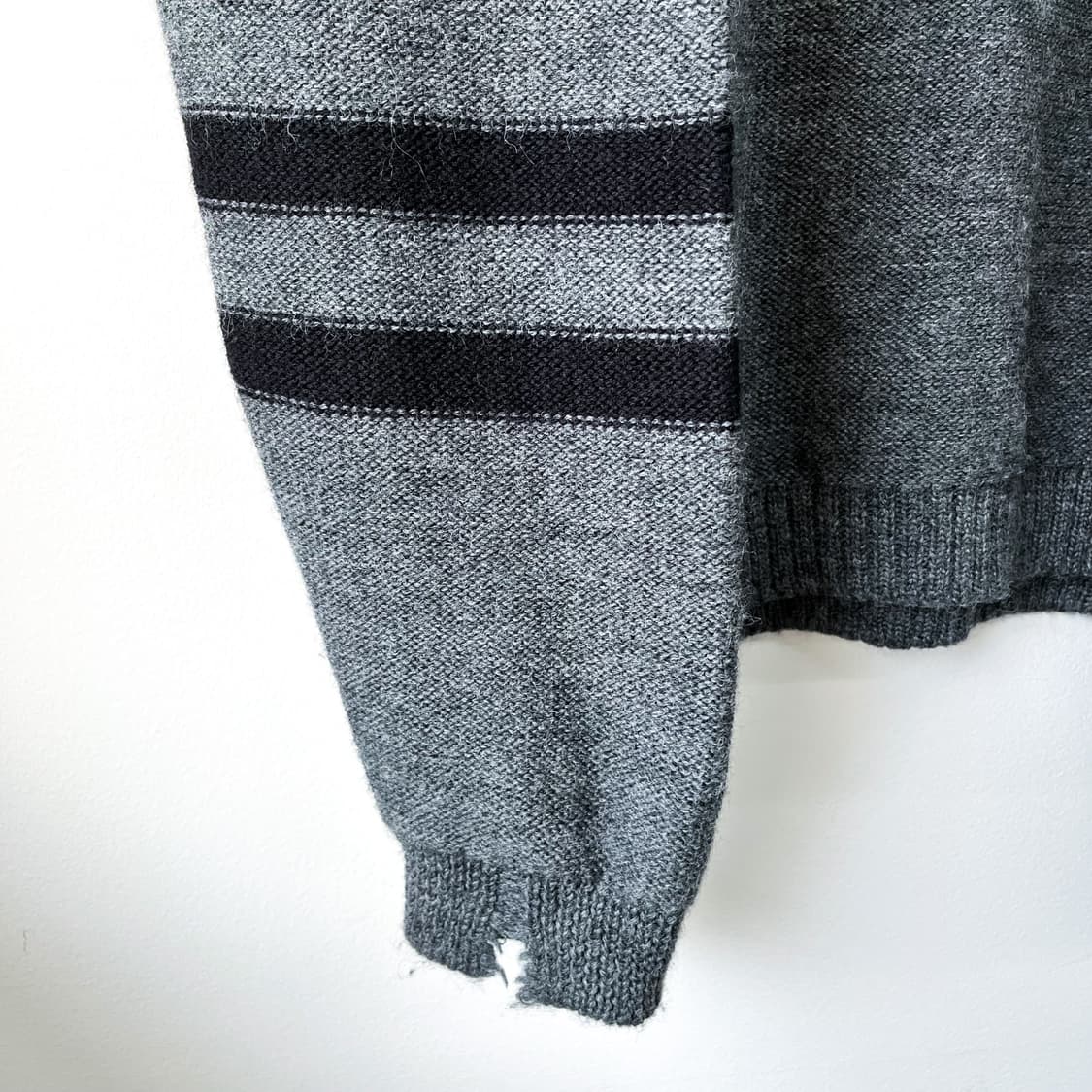 오프화이트 18F/W 로고 데미지 풀오버 울 니트스웨터 상품이미지6