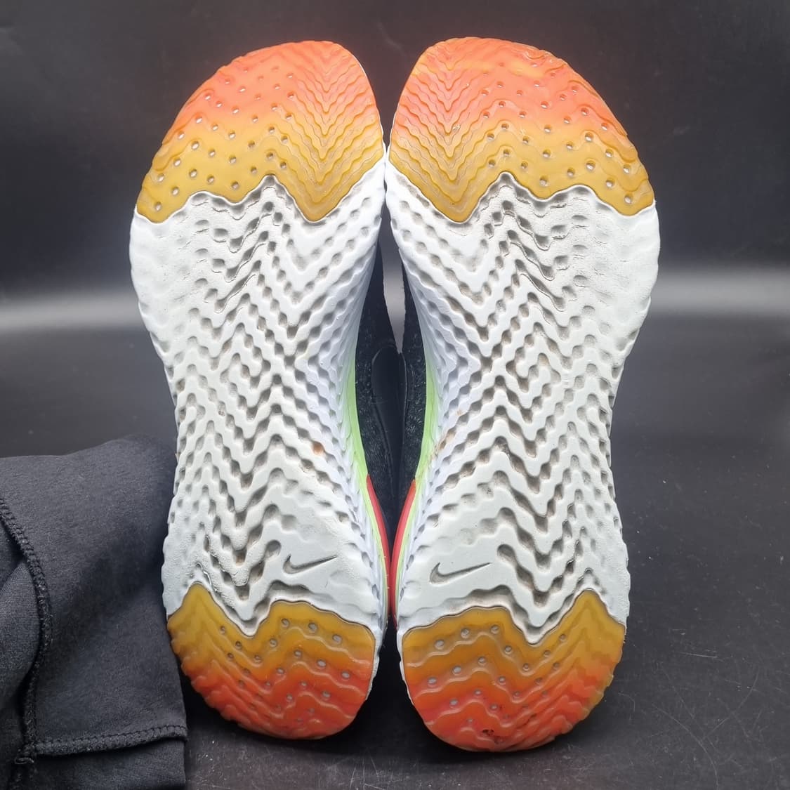 나이키 에픽 리액트 2 플라이니트 런닝화280 상품이미지3