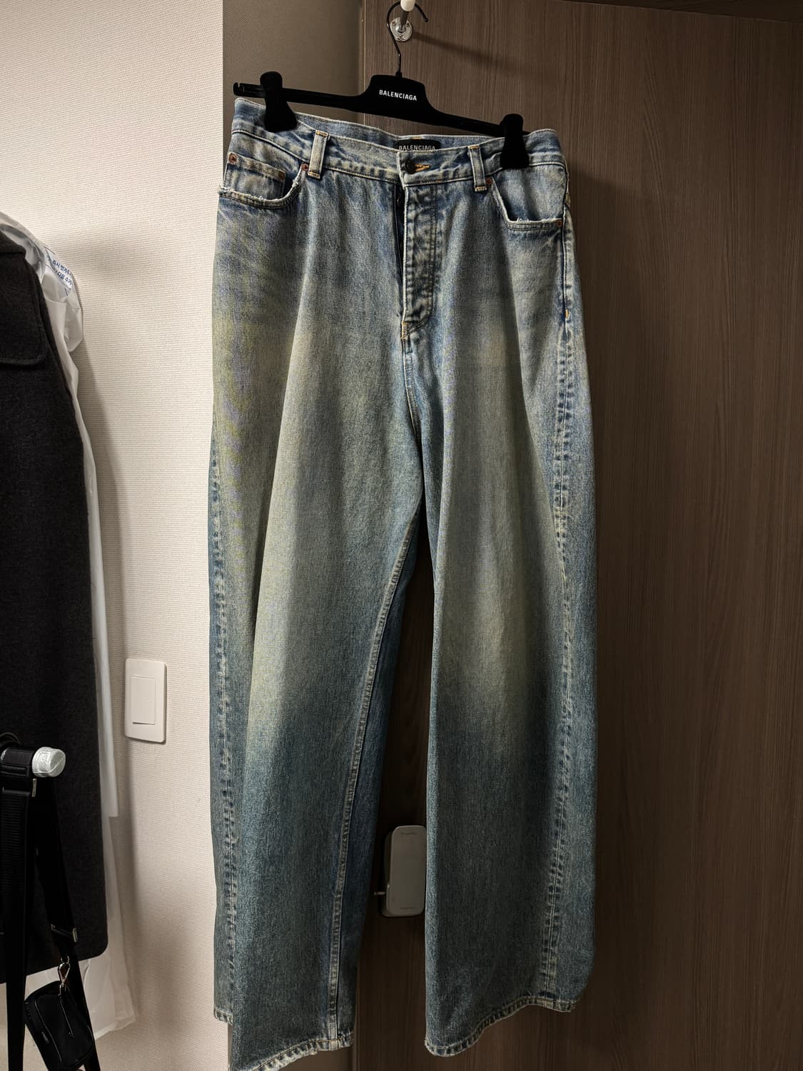 (XS) 발렌시아가 코티드(코팅) 라지 배기 디님 상품이미지2