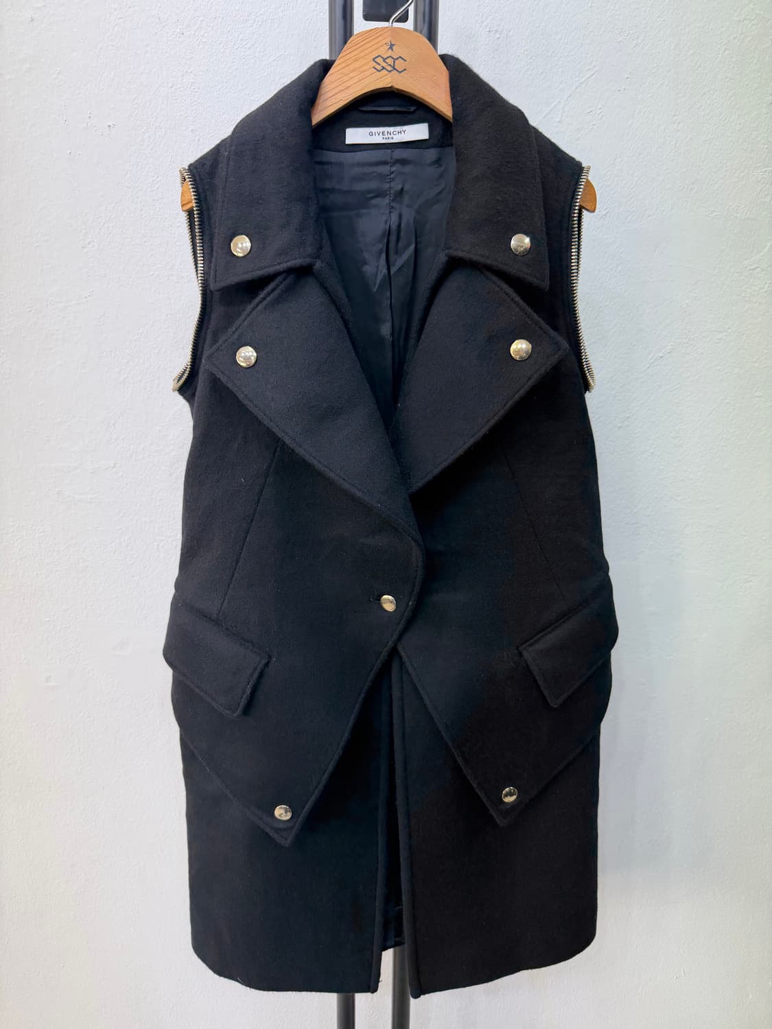 매장판정품) 지방시 여성 금장 디테일 봄버 코트 38 상품이미지6