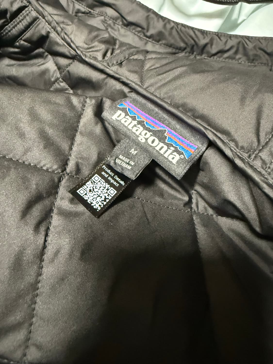 파타고니아 맨즈 다이아몬드 퀼티드 봄버 블랙 M사이즈 (새상품급) 상품이미지3