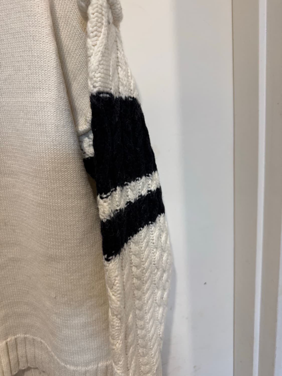 오니츠카타이거 스웨터 상품이미지5