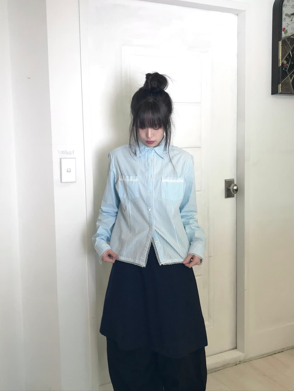 하늘색 스트라이프 레이스 셔츠 상품이미지2