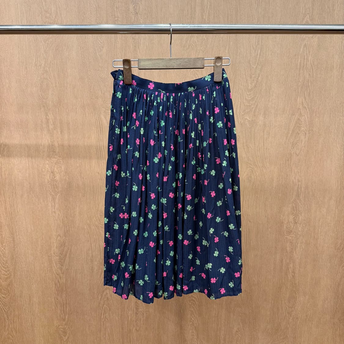 셀린느 밴딩 프렌치 플리츠 스커트 플라워 패턴 디테일 네이비 상품이미지3