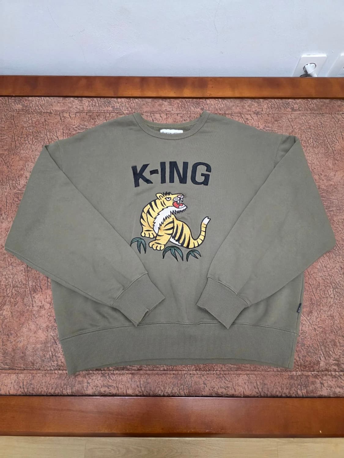 더킹아카이브 타이거 자수 루즈핏 맨투맨 XL 상품이미지1