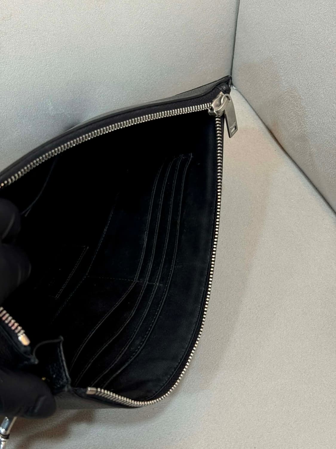 생로랑 클러치  상품이미지2