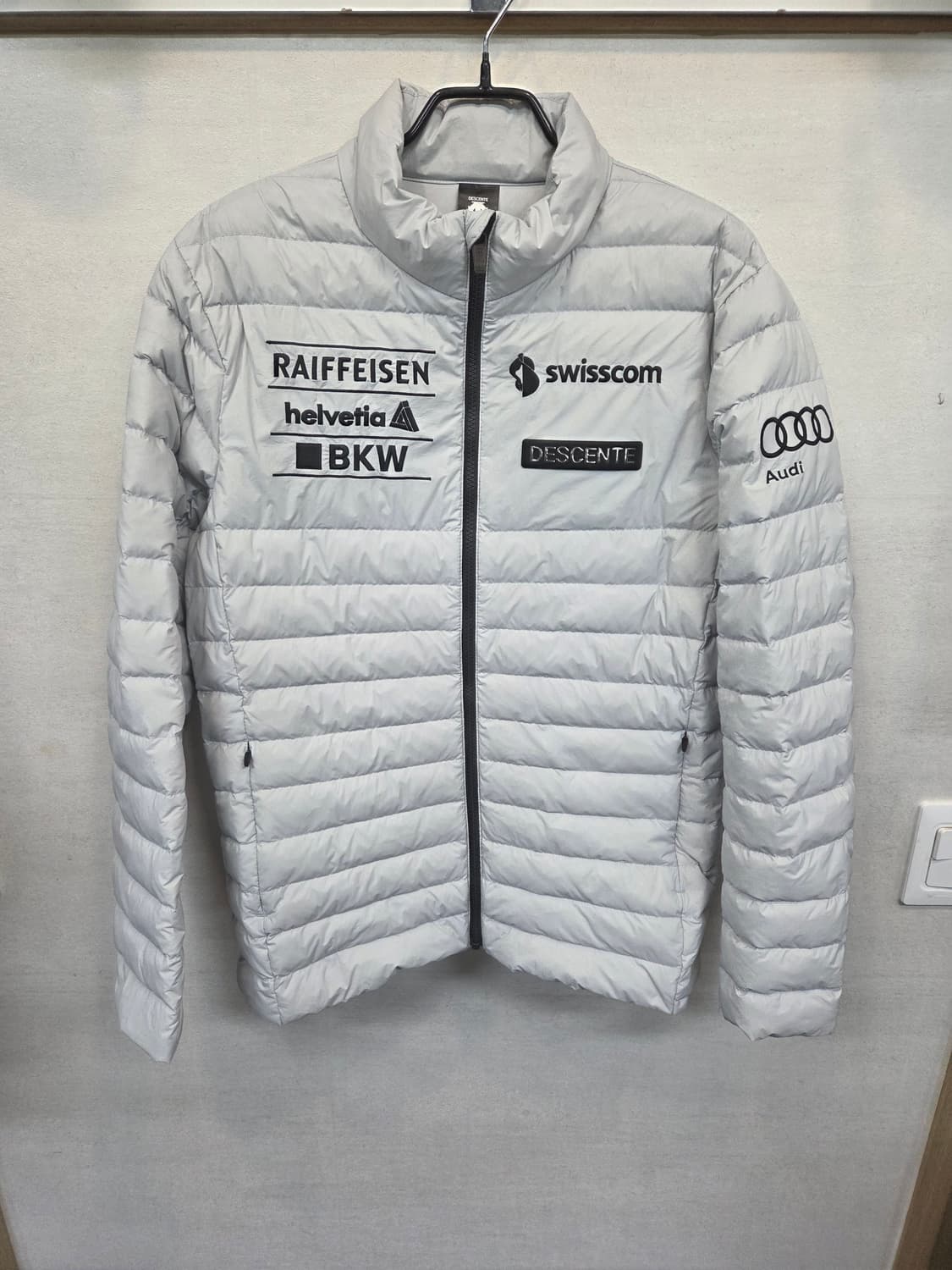 데상트 아우디 레플리카 구스다운 경량패딩 L 상품이미지1