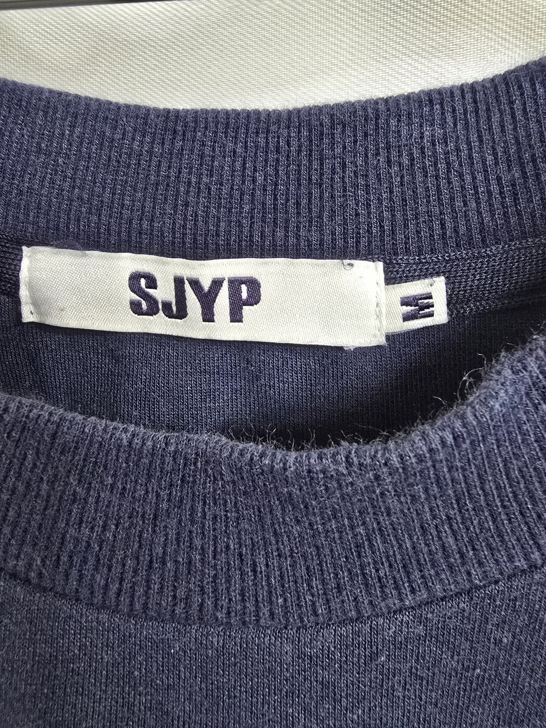 SJYP 네이비 벌룬 소매 티셔츠 (1948) 상품이미지3