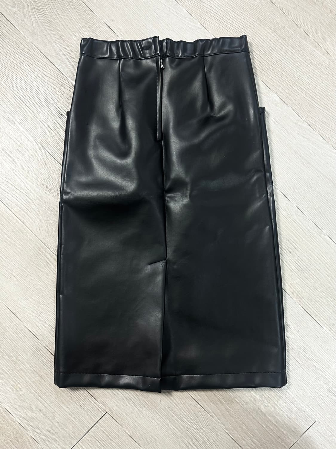 꼼데가르송 블랙 인조 레더 스커트 S 상품이미지2