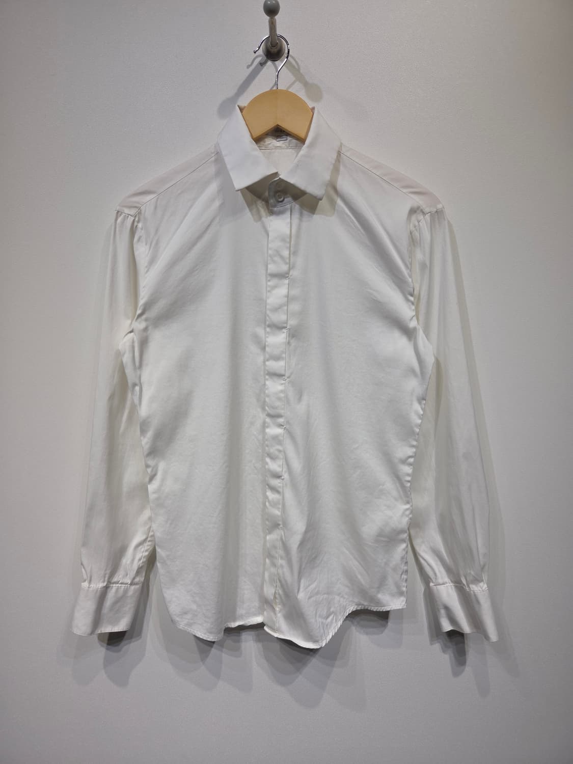 SOLID HOMME 솔리드옴므 우영미 히든버튼 화이트 셔츠 상품이미지2