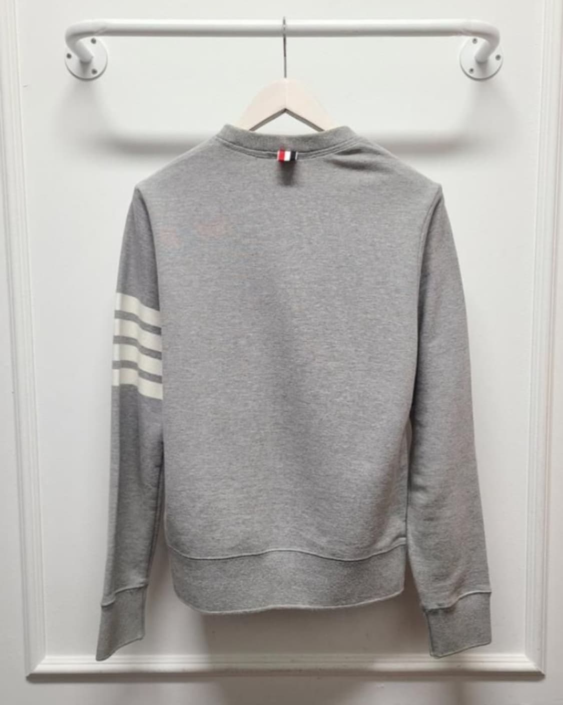 [정품] 톰브라운 사선 완장 클래식 맨투맨 M 상품이미지2