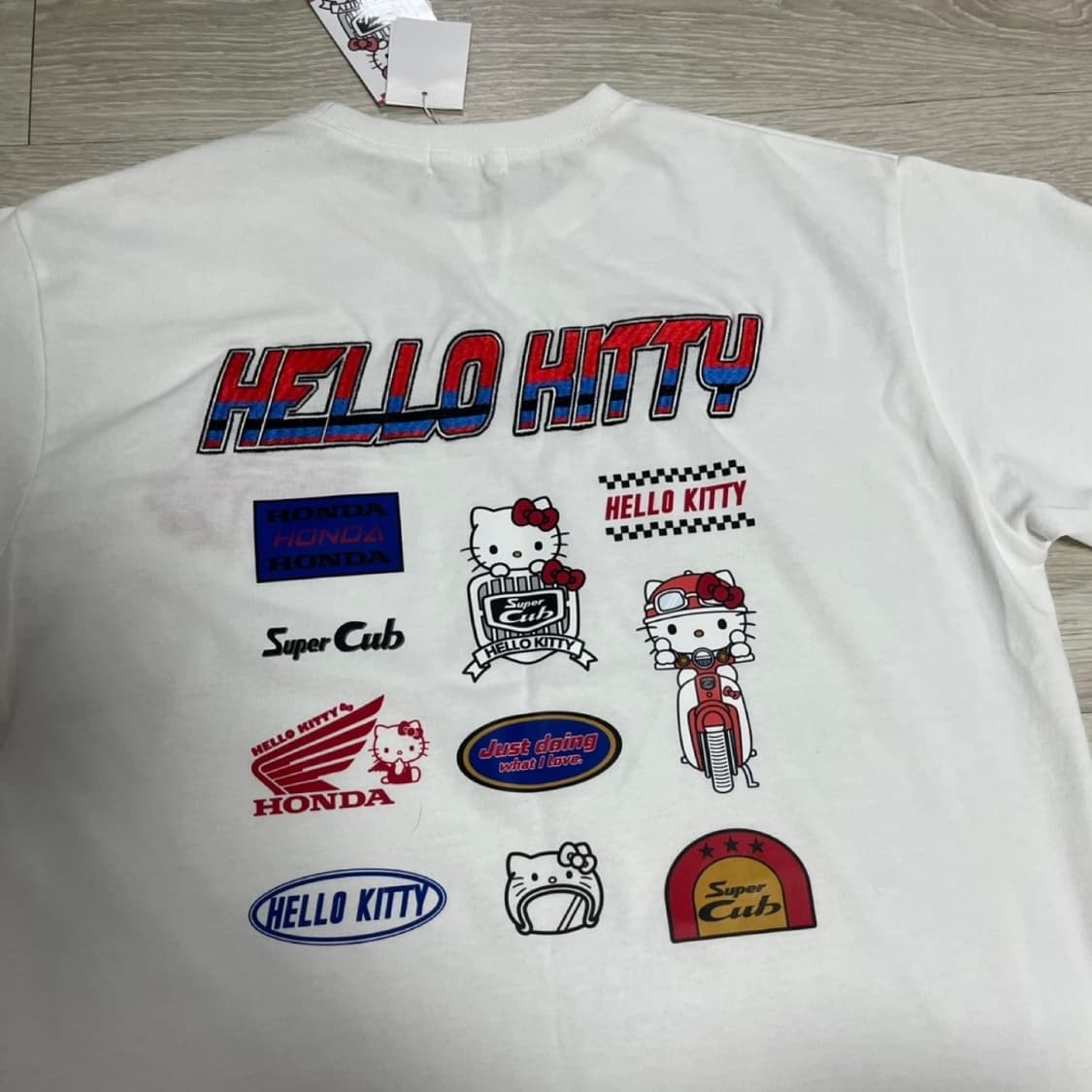 산리오 키티 혼다 슈퍼커브 콜라보 반팔 상품이미지2