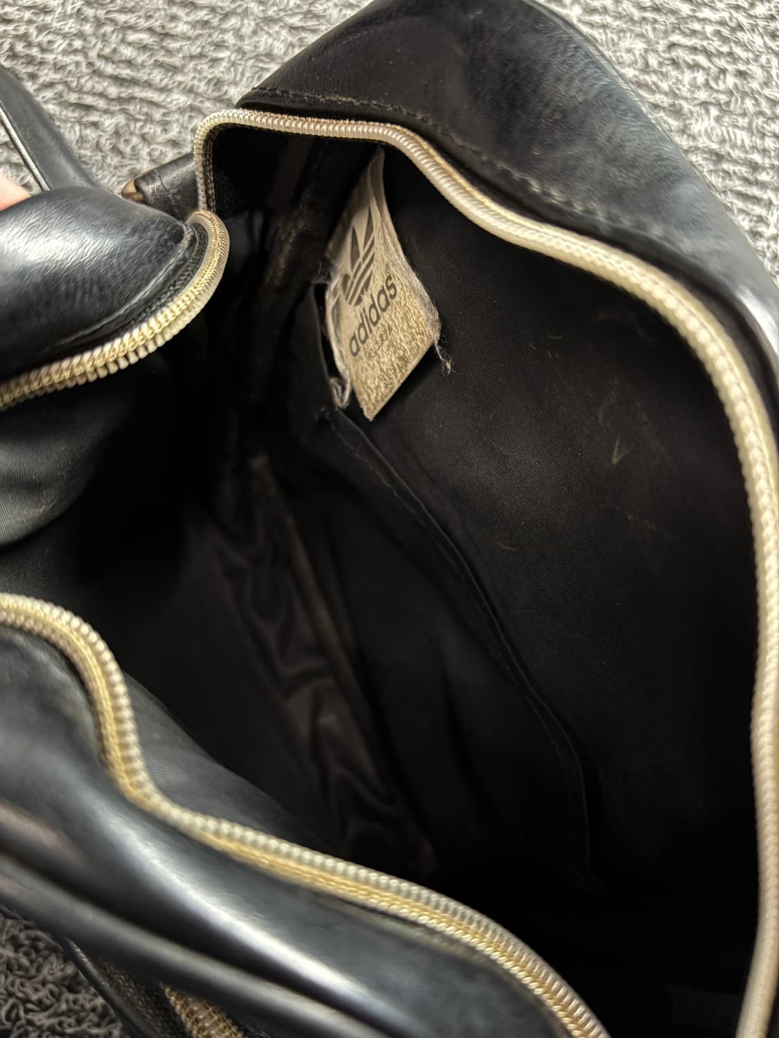 아디다스 일판 빅로고 레더 미니 크로스백 1717 상품이미지4